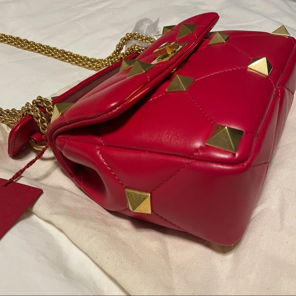 VALENTINO GARAVANI Roman Stud Medium Quilted Chain Shoulder Bag Red - Picture 16 of 16